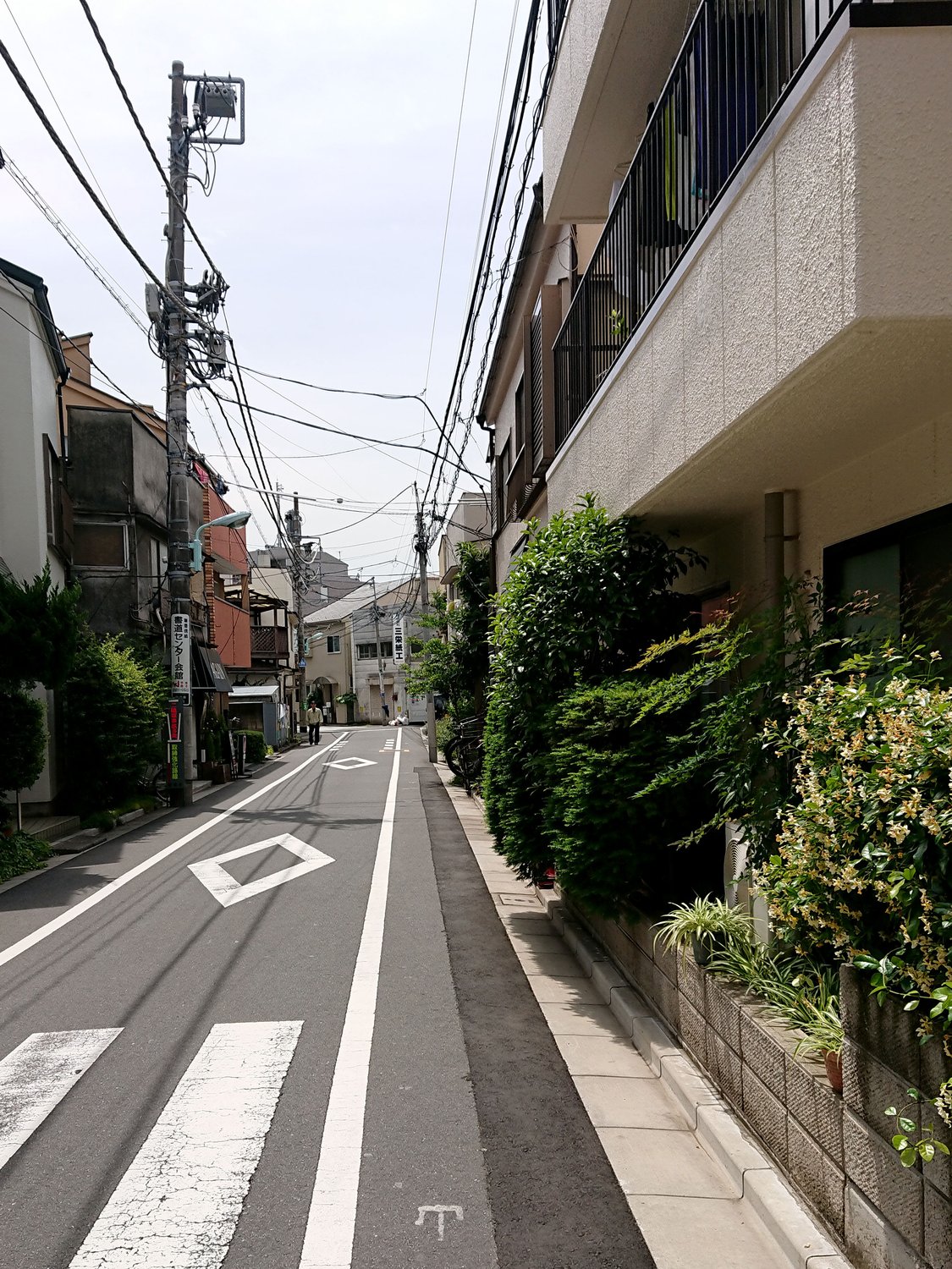 ２．メトロポリタン口より（徒歩7分）