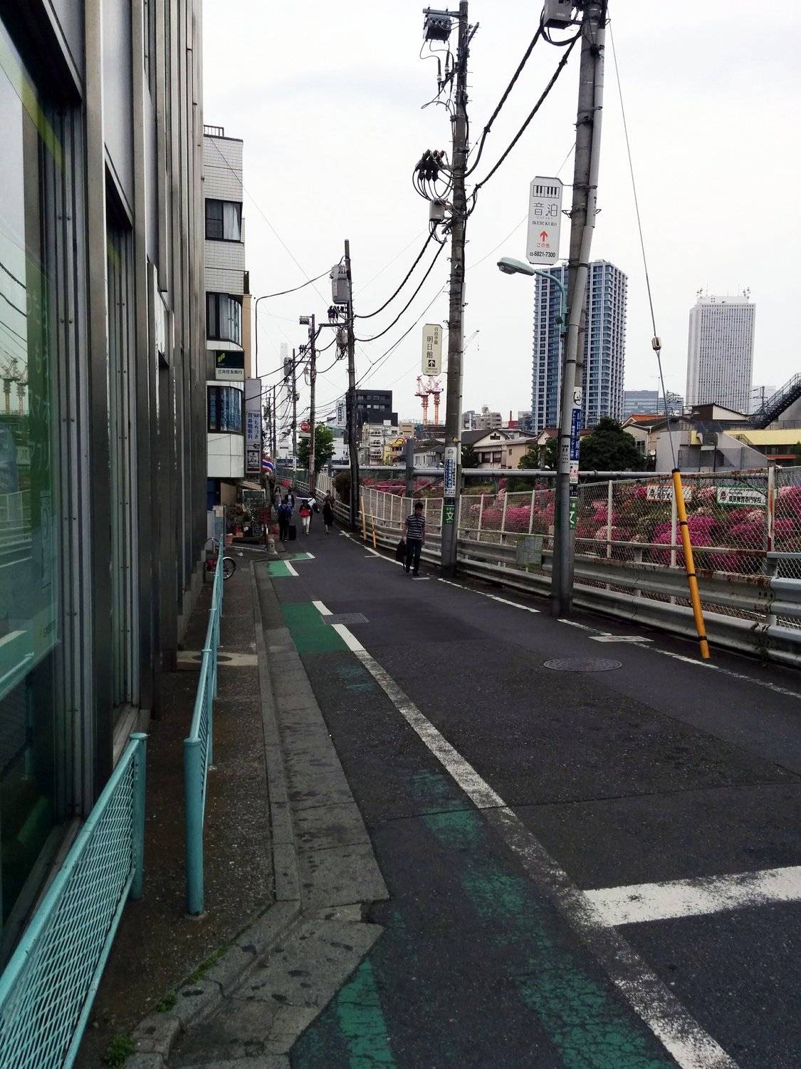 ３．目白駅より（徒歩7分）