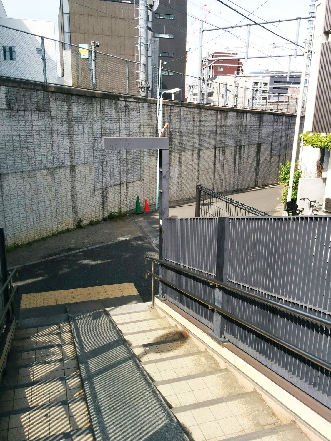 ３．目白駅より（徒歩7分）