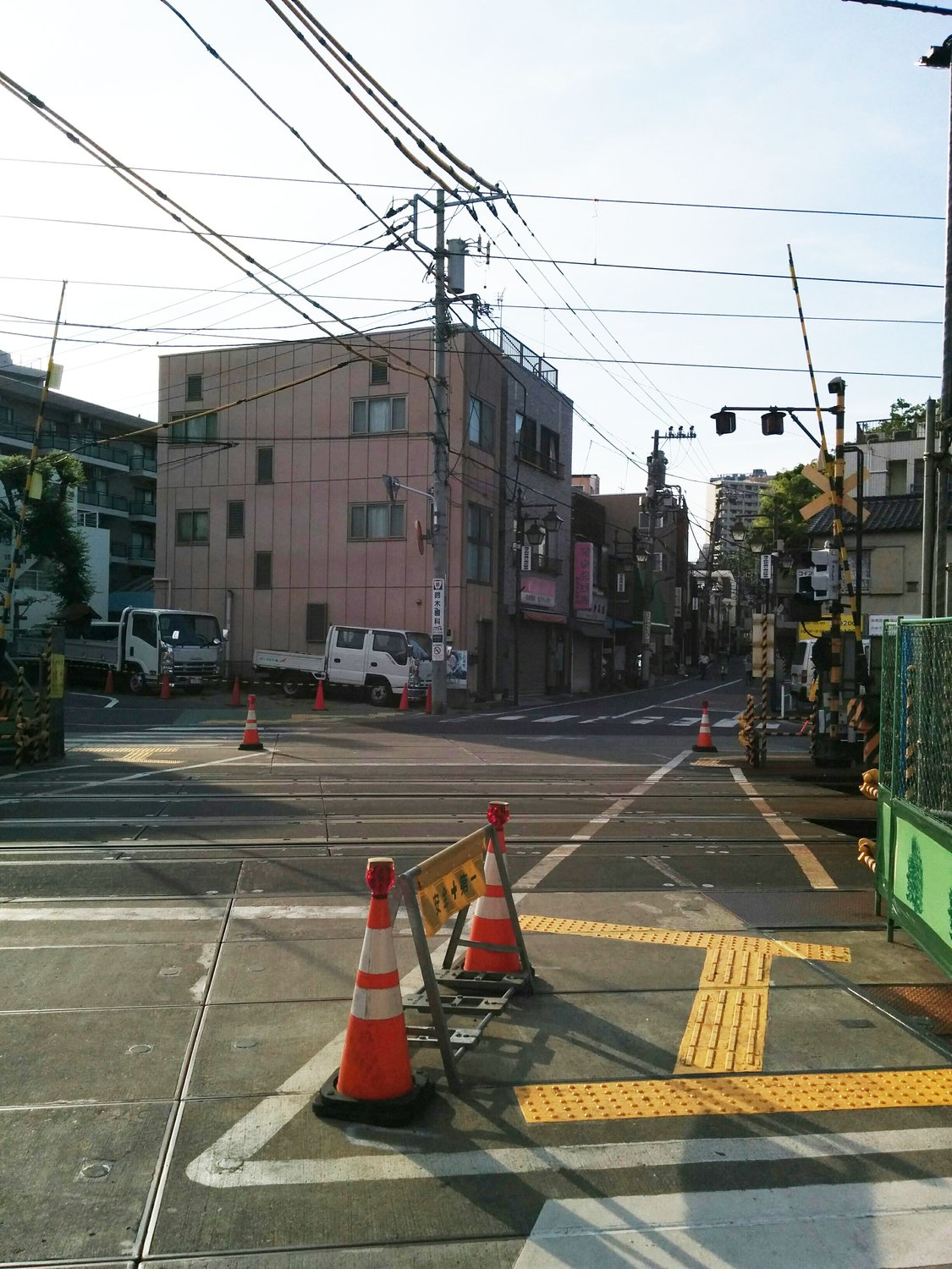 ４．雑司ヶ谷駅より（徒歩7分） 都電荒川線でお越しの方は②から見てください。