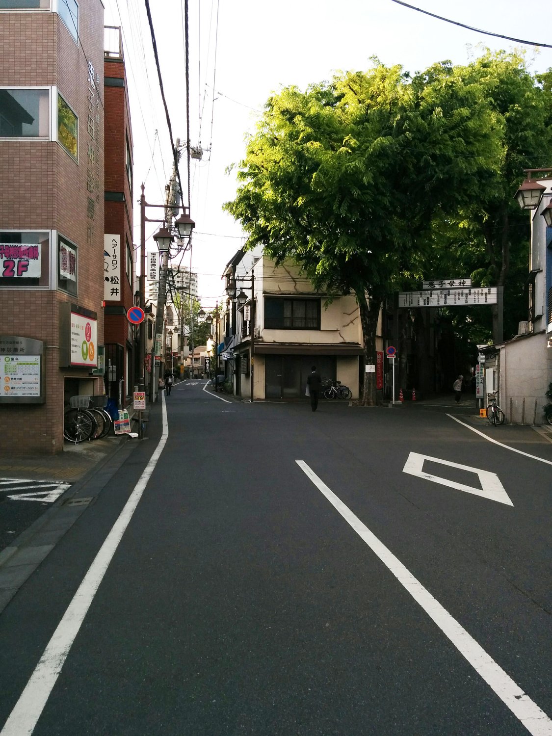 ４．雑司ヶ谷駅より（徒歩7分） 都電荒川線でお越しの方は②から見てください。