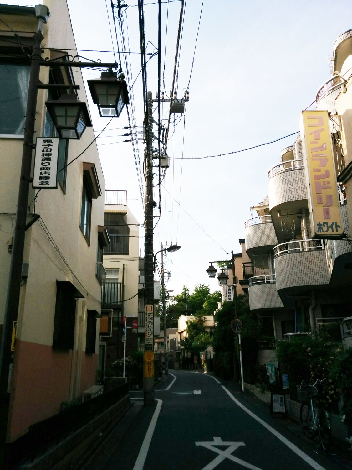 ４．雑司ヶ谷駅より（徒歩7分） 都電荒川線でお越しの方は②から見てください。